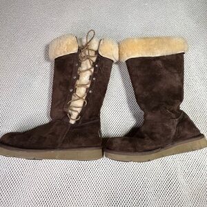 UGG Australia Upside Tall Lace Up Shearling Lined brown Winter Boots
Size 9